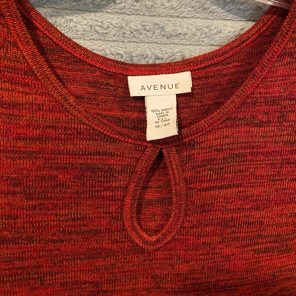 18W-20W Short-sleeve sweater top by Avenue